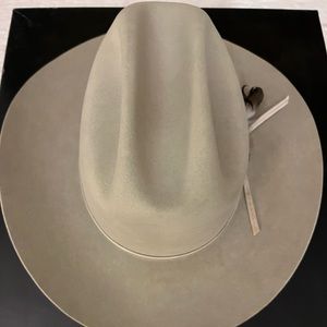 Vintage Stetson, western hat 5X beaver. Wide brim made of beaver, wool, and fur